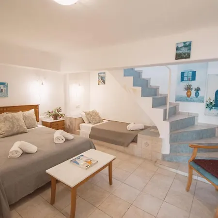 Konstantin & Апарт-отель Mykonos Town