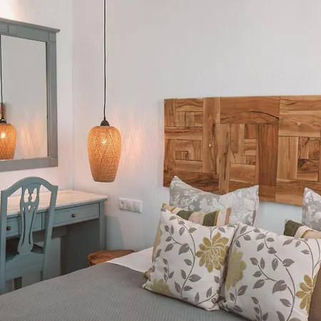 Konstantin & 4* Mykonos Town