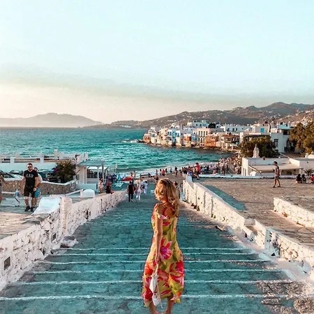Konstantin & 4* Mykonos Town