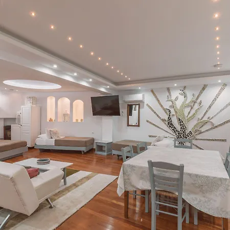 Konstantin & Апарт-отель Mykonos Town