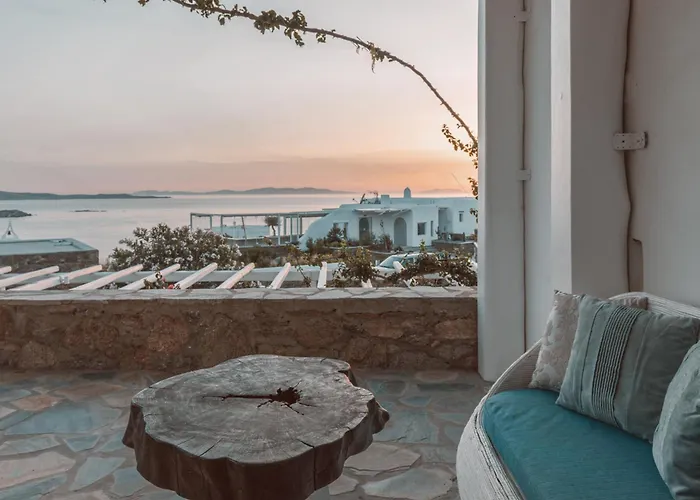 Konstantin & 4* Mykonos Town