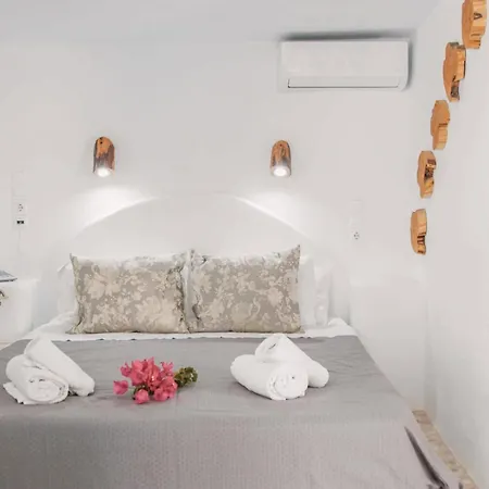 Konstantin & Mykonos Town