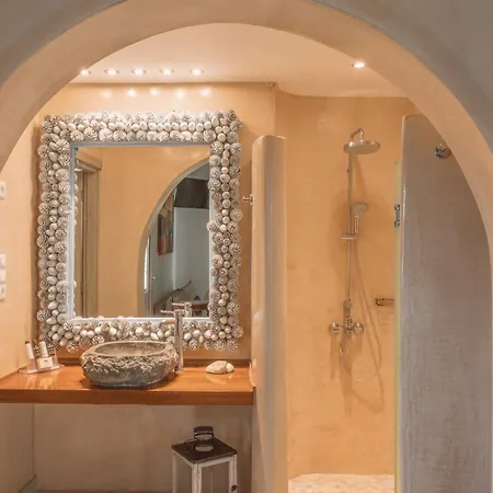 Konstantin & 4* Mykonos Town