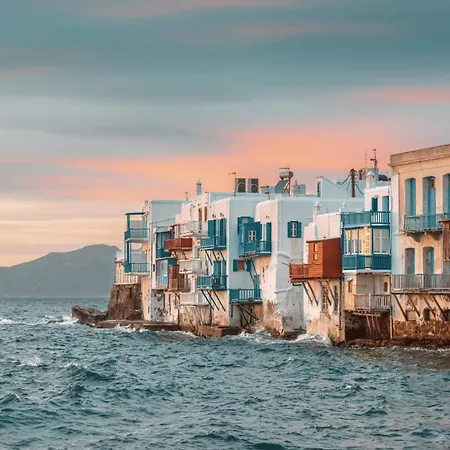 Konstantin & 4* Mykonos Town