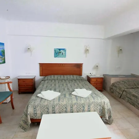 Aparthotel Konstantin & 4*