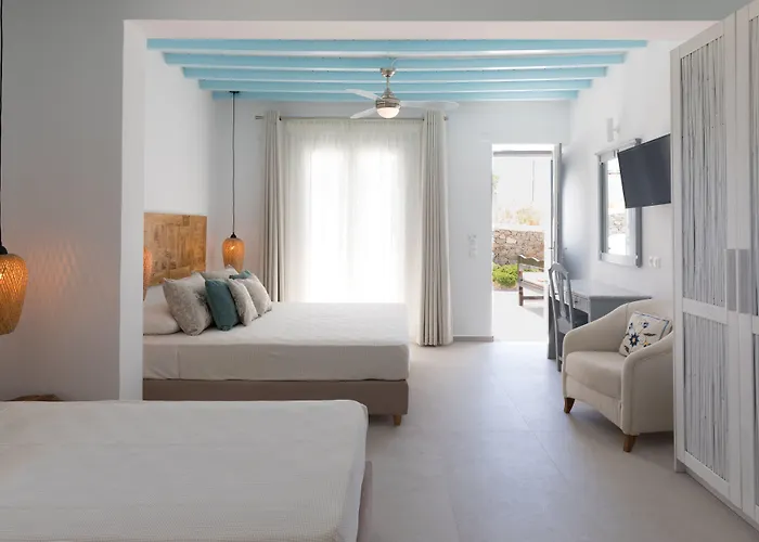 Konstantin & Mykonos Town